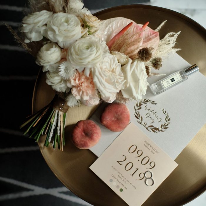Цветы календарь и кольца для свадьбы